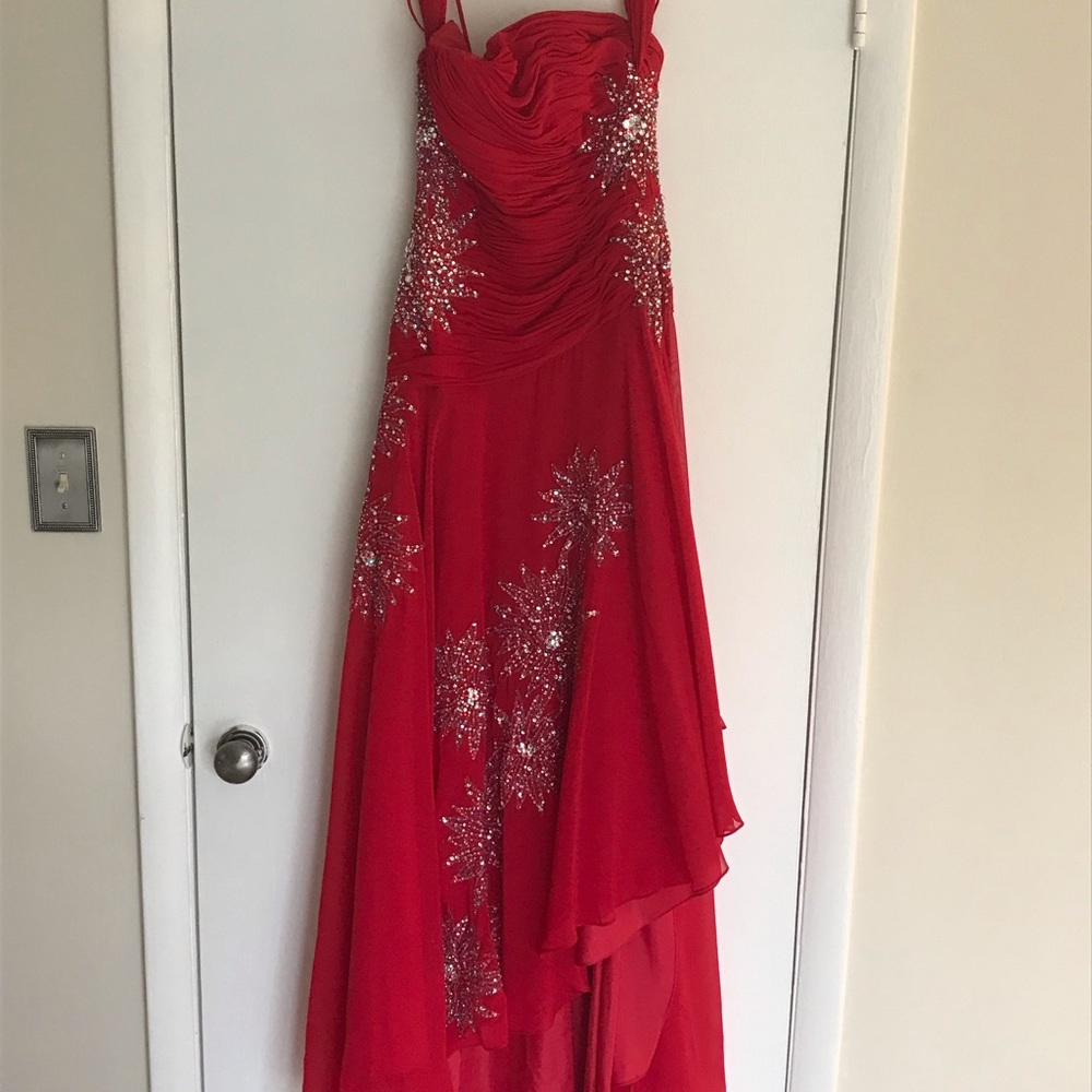 Red Halter Landa Gown